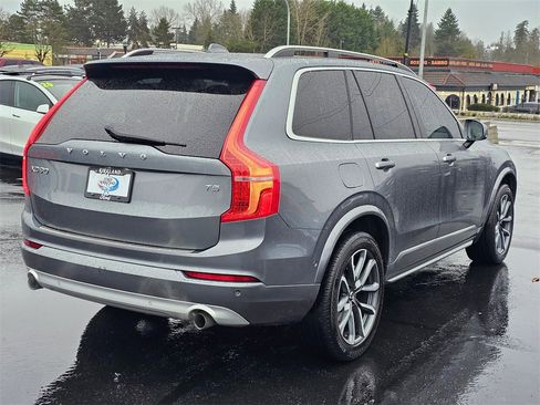 Used 2018 Volvo XC90 T5 Momentum w/ Convenience Package image 7