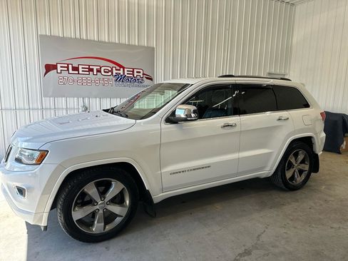 Used 2014 Jeep Grand Cherokee Overland w/ Advanced Technology Group AWD/4WD image 10