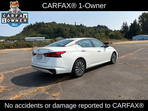 Used 2024 Nissan Altima 2.5 SV FWD image 5