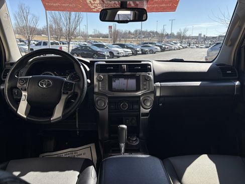 Used 2017 Toyota 4Runner SR5 Premium image 29