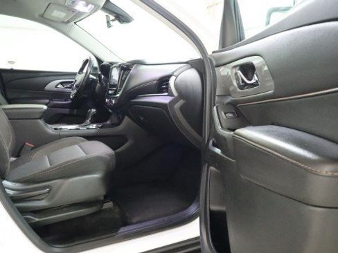 Used 2020 Chevrolet Traverse LT FWD image 10