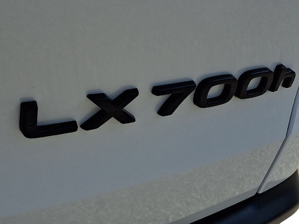 Used 2026 Lexus LX 700h Luxury AWD/4WD image 30
