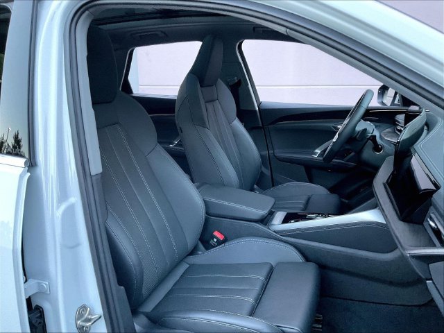 Used 2025 Audi Q5 Premium Plus w/ Premium Plus AWD/4WD image 17
