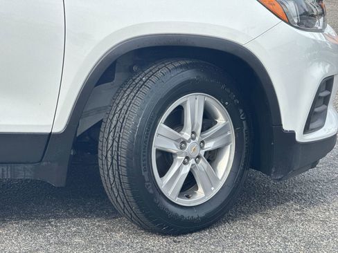 Used 2020 Chevrolet Trax LS w/ Tint and Cruise Package image 12