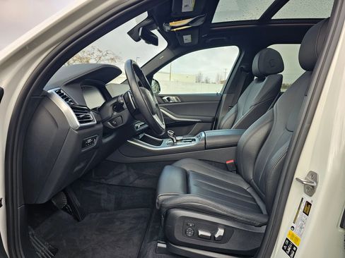 Certified 2022 BMW X5 xDrive40i w/ Parking Assistance Package image 11