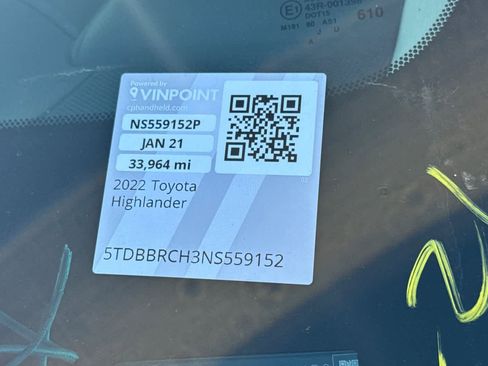 Used 2022 Toyota Highlander LE image 21