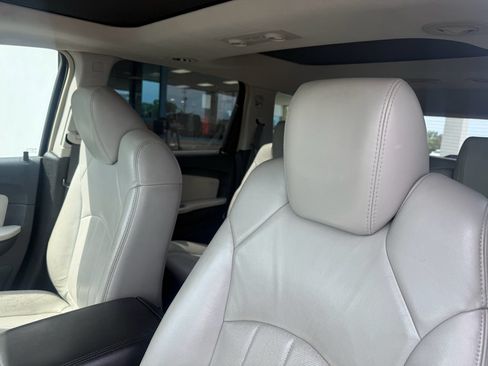 Used 2009 Chevrolet Traverse LTZ AWD/4WD image 11