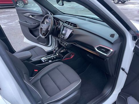 Used 2023 Chevrolet TrailBlazer RS w/ Sun and Liftgate Package image 25