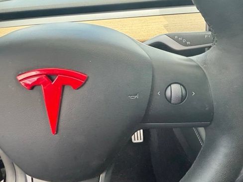 Used 2023 Tesla Model Y Performance AWD/4WD image 17