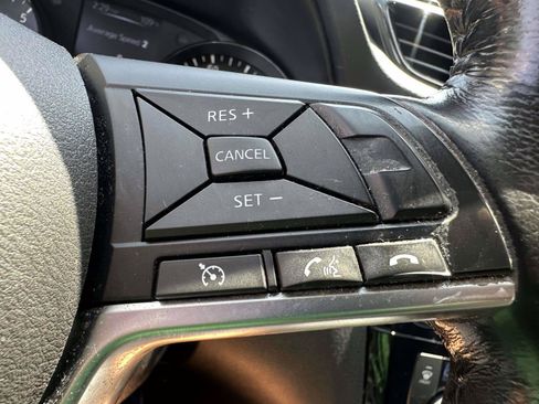 Used 2018 Nissan Rogue Sport SV w/ SV Technology Package AWD/4WD image 28