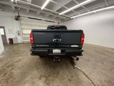Used 2019 Chevrolet Silverado 2500 High Country w/ Duramax Plus Package image 5