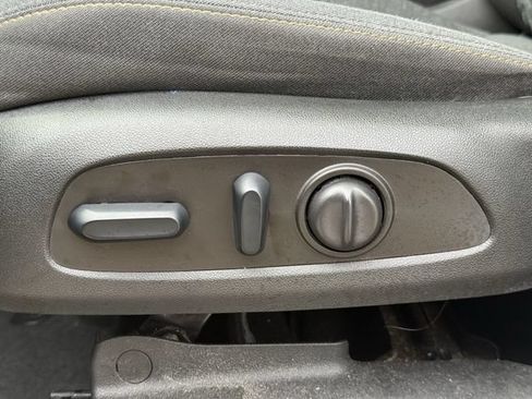 Used 2024 Chevrolet Equinox LT FWD image 26