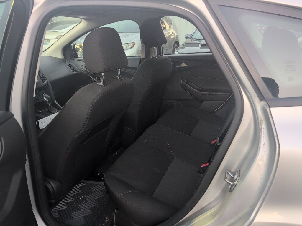 Used 2017 Ford Focus SE FWD image 8