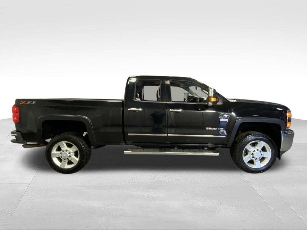 Used 2018 Chevrolet Silverado 2500 LTZ w/ Vortec Plus Package AWD/4WD image 11
