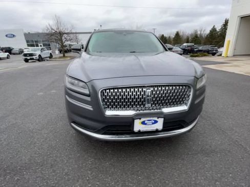 Used 2022 Lincoln Nautilus Reserve AWD/4WD image 3