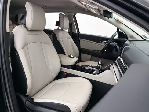 Certified 2025 Kia Sportage EX FWD image 26