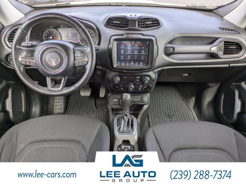Used 2022 Jeep Renegade Latitude AWD/4WD image 12