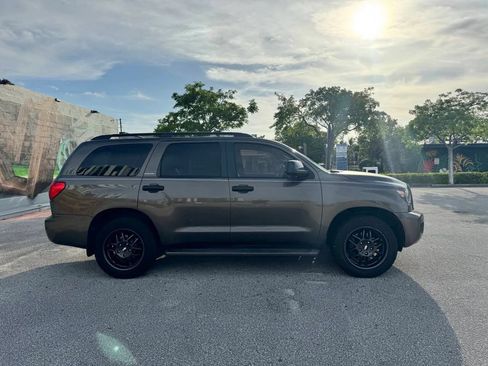 Used 2008 Toyota Sequoia Limited RWD image 4