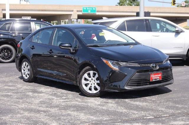 Certified 2025 Toyota Corolla LE FWD image 2