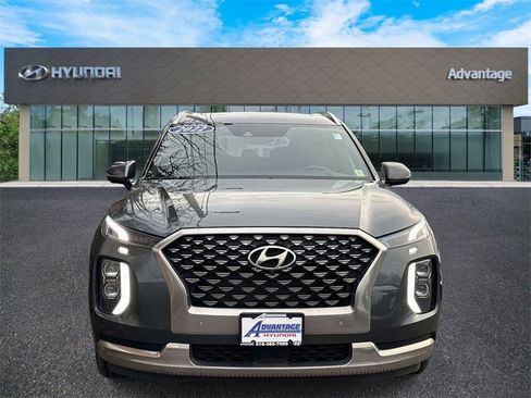Used 2022 Hyundai Palisade Calligraphy image 2