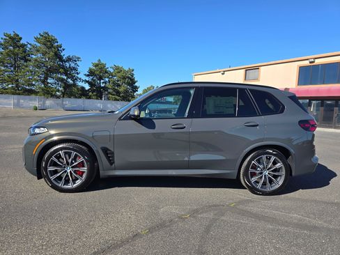 New 2026 BMW X5 xDrive50e w/ Executive Package AWD/4WD image 3