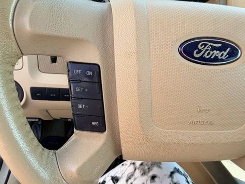 Used 2011 Ford Escape XLT w/ 203A Rapid Spec Order Code AWD/4WD image 16