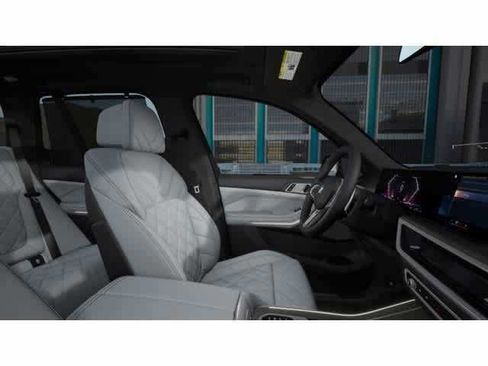 Used 2026 BMW X5 xDrive40i w/ M Sport Package AWD/4WD image 9