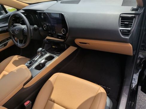 Used 2024 Lexus NX 250 FWD image 18