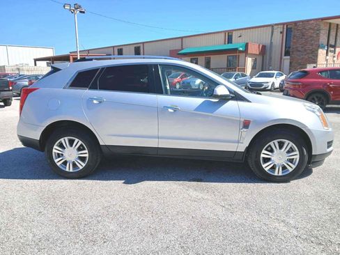 Used 2010 Cadillac SRX Luxury image 4