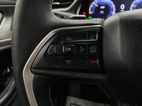 Used 2024 Jeep Grand Cherokee Limited w/ Black Appearance Package image 16