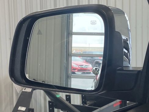 Used 2021 Jeep Grand Cherokee Limited w/ Luxury Group II image 39