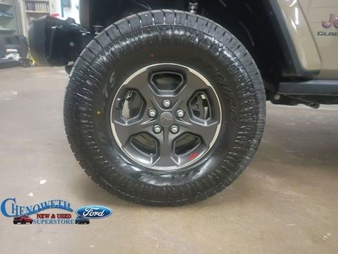 Used 2020 Jeep Gladiator Rubicon image 6