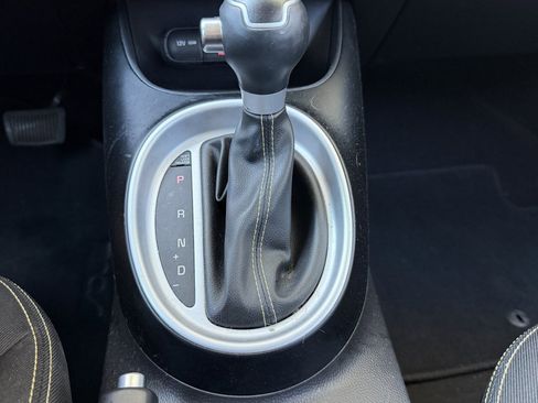 Used 2016 Kia Soul + image 20