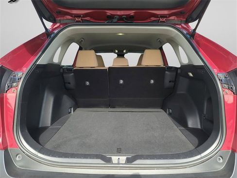 Used 2022 Toyota RAV4 LE image 39
