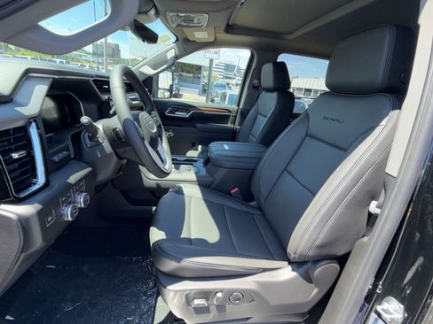 New 2026 GMC Sierra 2500 Denali w/ Denali Reserve Package AWD/4WD image 13