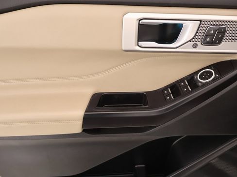 Used 2020 Ford Explorer Limited w/ Class III Trailer Tow Package image 18