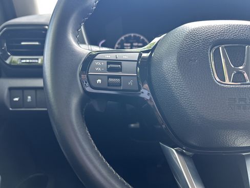 Certified 2025 Honda Pilot EX-L image 18