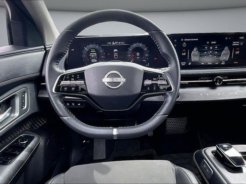 Used 2023 Nissan Ariya FWD image 9
