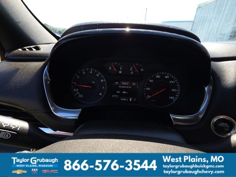 Used 2023 Chevrolet Traverse LT FWD image 9