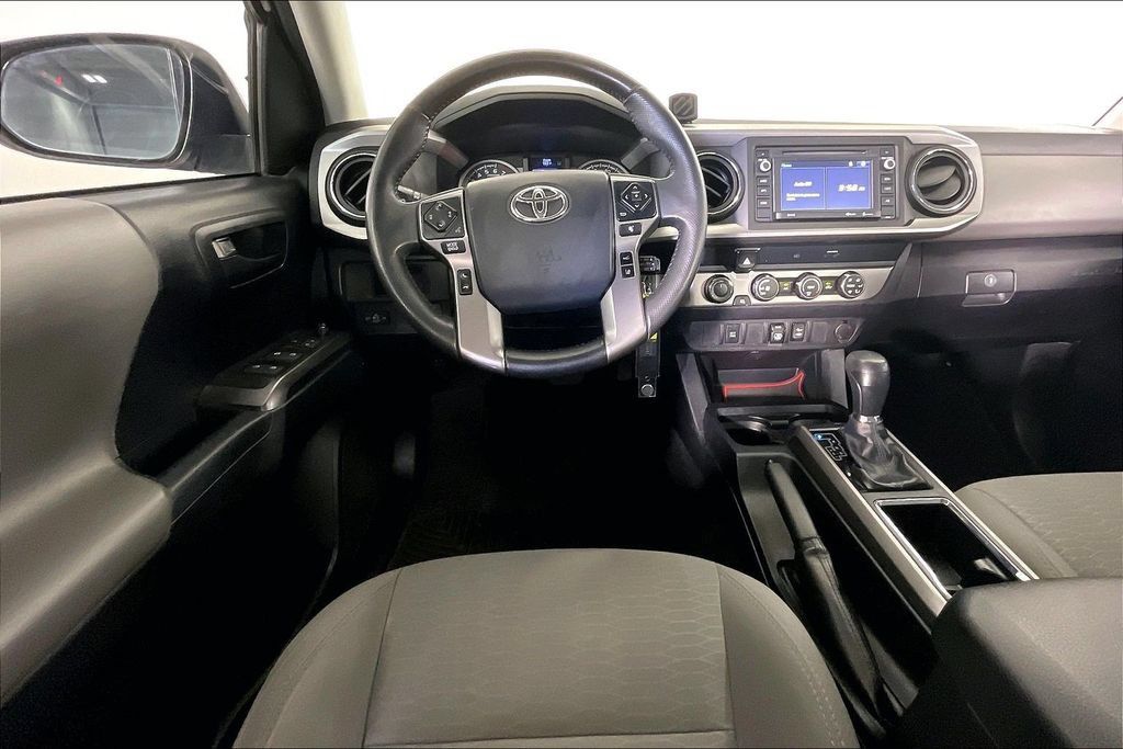 Used 2019 Toyota Tacoma SR5 AWD/4WD image 6