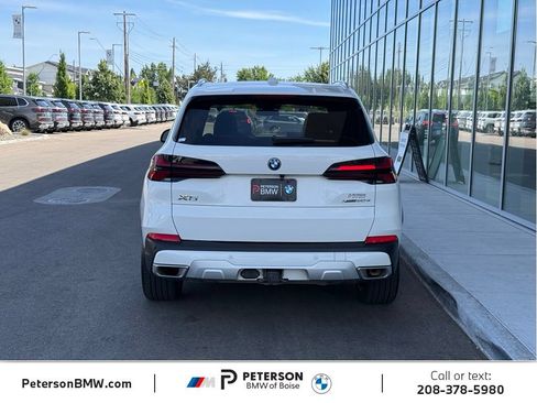 Used 2024 BMW X5 xDrive50e w/ Premium Package AWD/4WD image 4