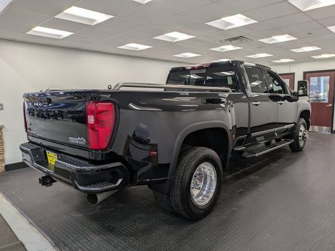Used 2024 Chevrolet Silverado 3500 High Country w/ High Country Premium Package image 4