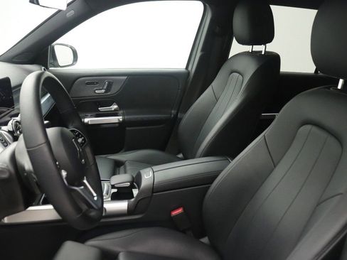 Certified 2022 Mercedes-Benz GLB 250 image 32