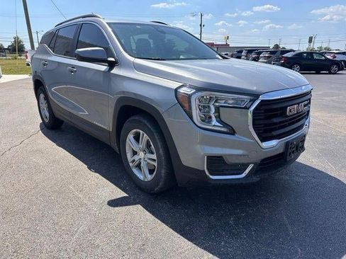 Used 2023 GMC Terrain SLE w/ Driver Convenience Package FWD image 7