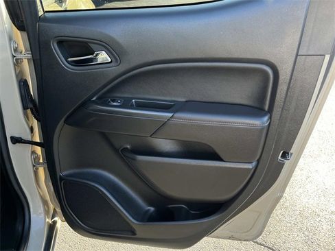 Used 2022 GMC Canyon AT4 w/ Trailering Package image 18