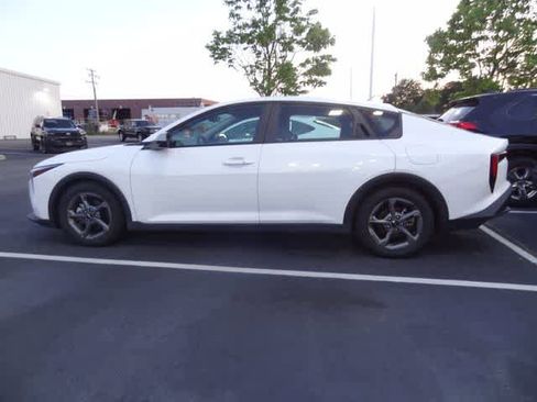 Used 2025 Kia K4 FWD image 10