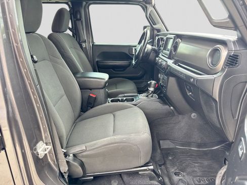 Used 2021 Jeep Wrangler Unlimited Sport AWD/4WD image 25