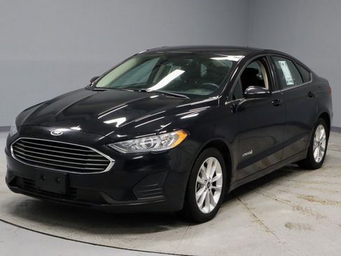 Certified 2019 Ford Fusion SE image 12
