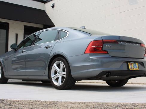 Used 2018 Volvo S90 T5 Momentum w/ Convenience Package image 29