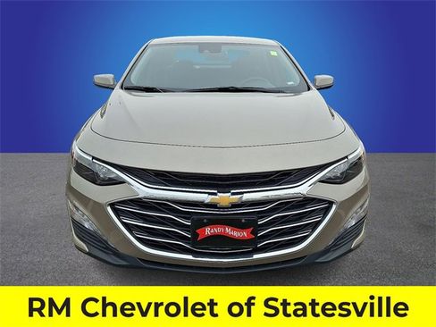 Used 2024 Chevrolet Malibu LT image 2